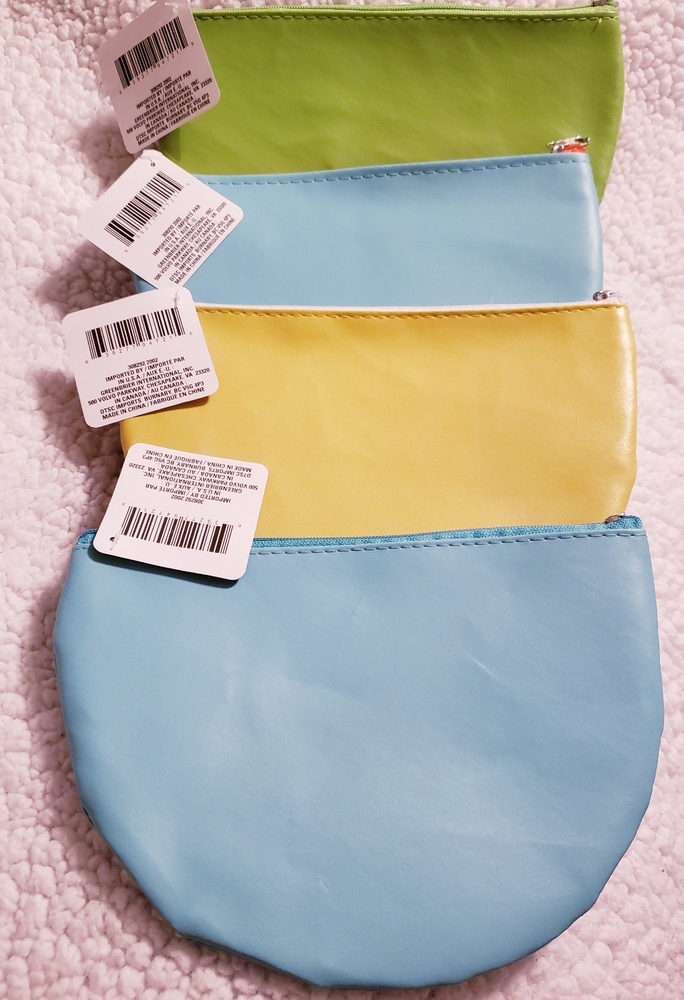 ❗SALE❗$6 each Cute Fruit Wedge Cosmetic Bags. - Picture 4 of 6